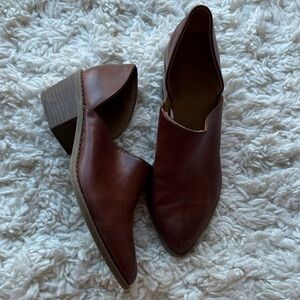 Universal Thread‎ D’Orsay Booties